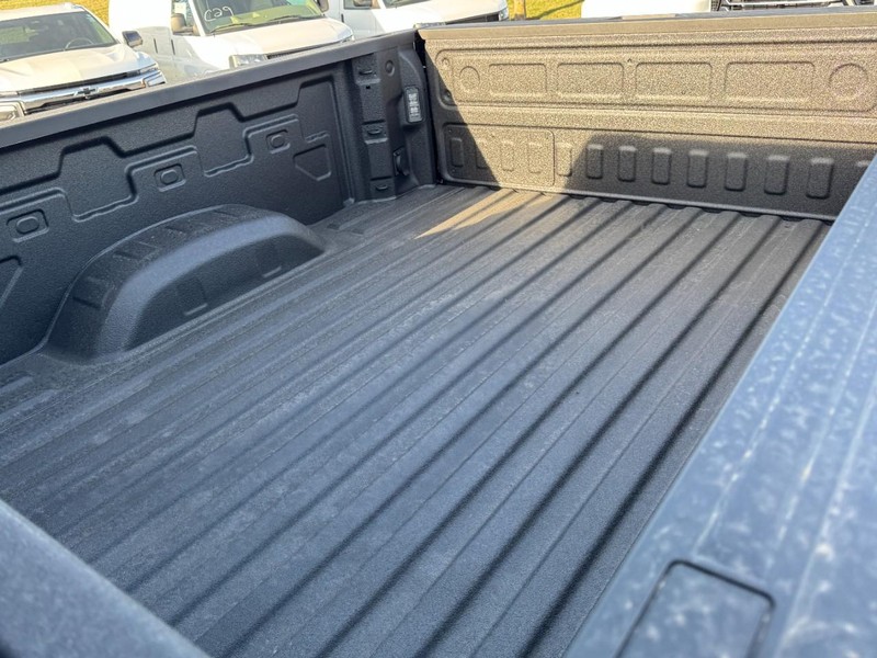 Chevrolet Silverado 2500HD Vehicle Image 08