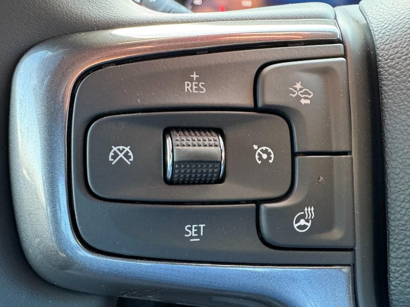 Chevrolet Silverado 2500HD Vehicle Image 13