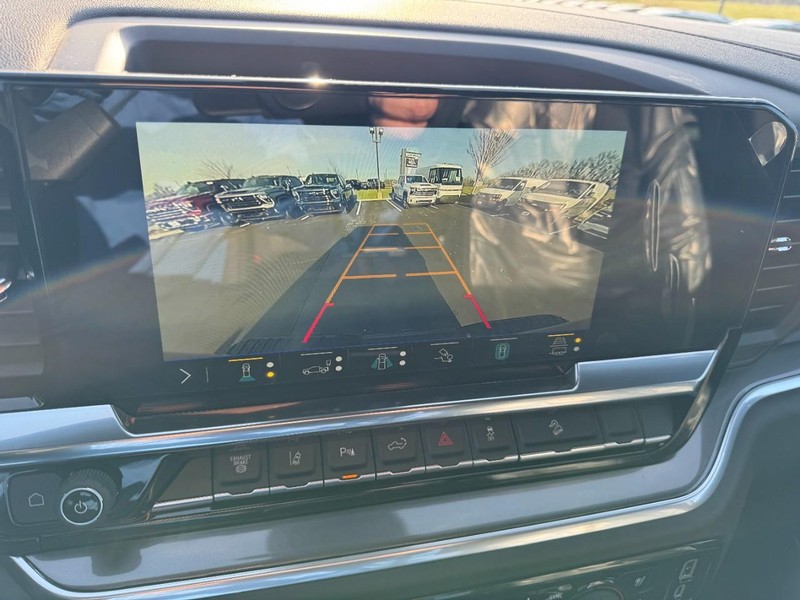 Chevrolet Silverado 2500HD Vehicle Image 18