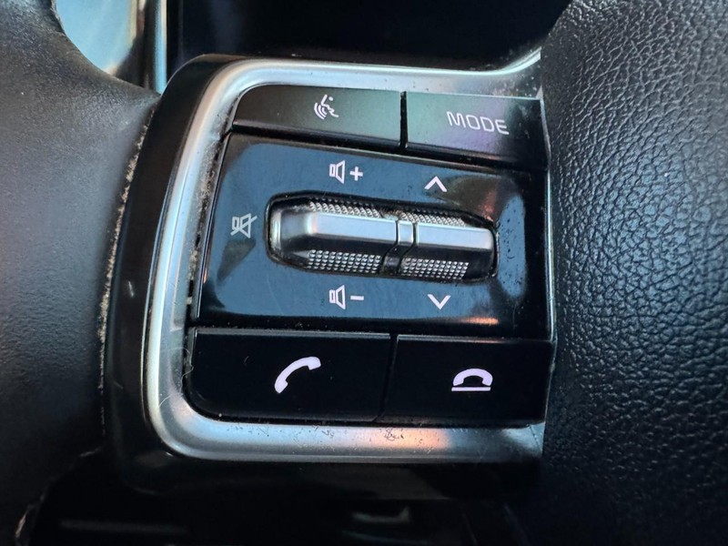 Kia Sorento Vehicle Image 18