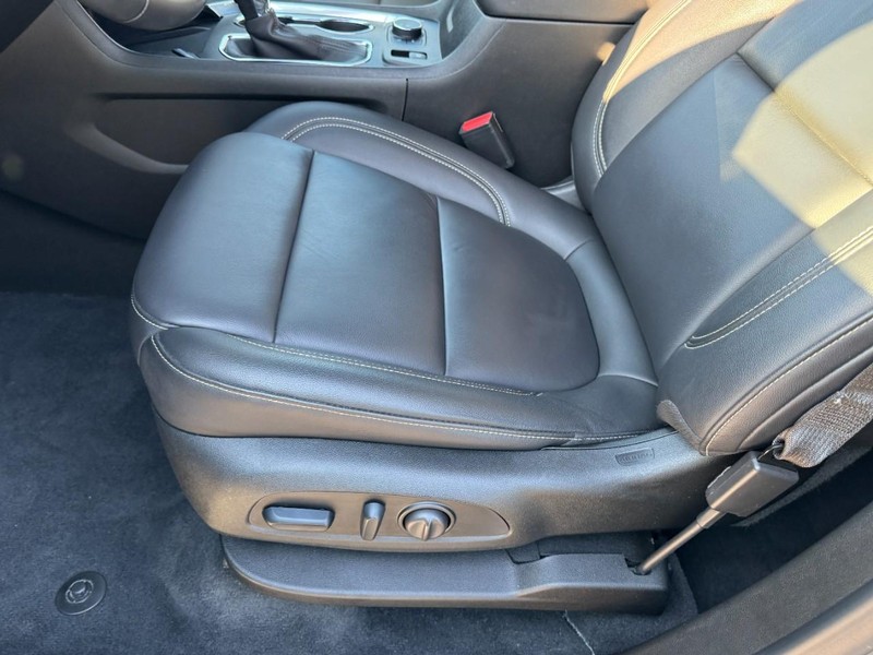 Chevrolet Traverse Vehicle Image 15