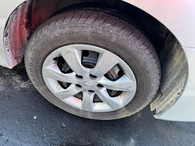 Toyota Matrix Vehicle Image 05