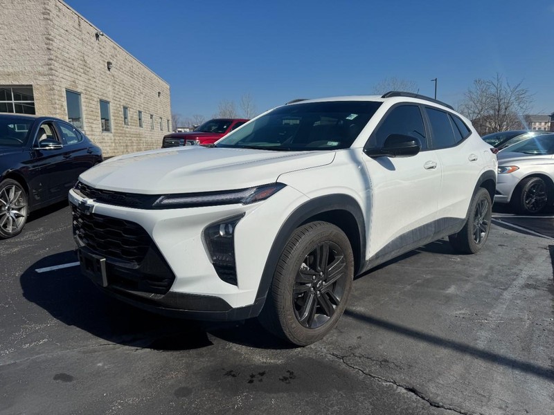 Chevrolet Trax Vehicle Image 02