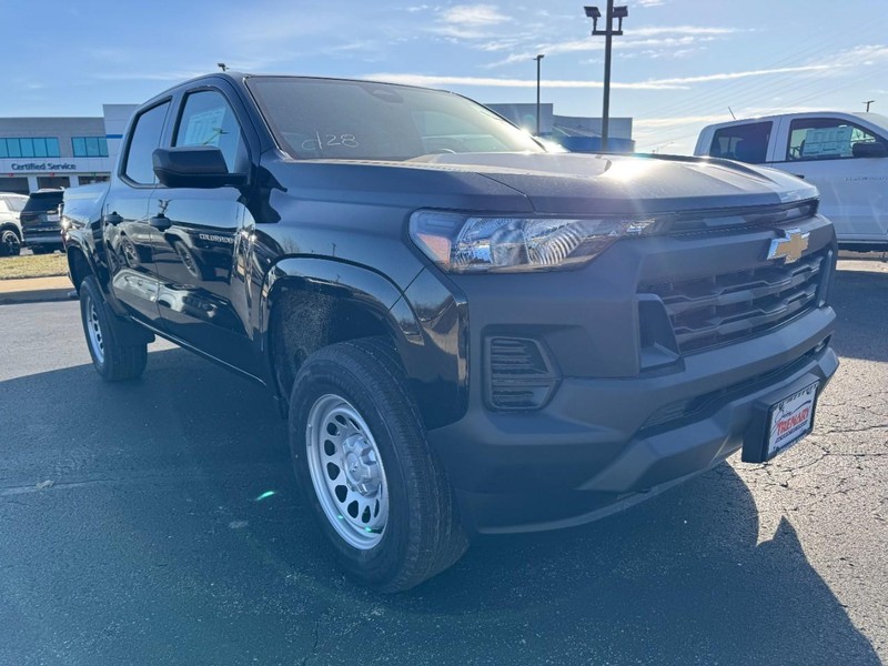 Chevrolet Colorado Vehicle Image 02