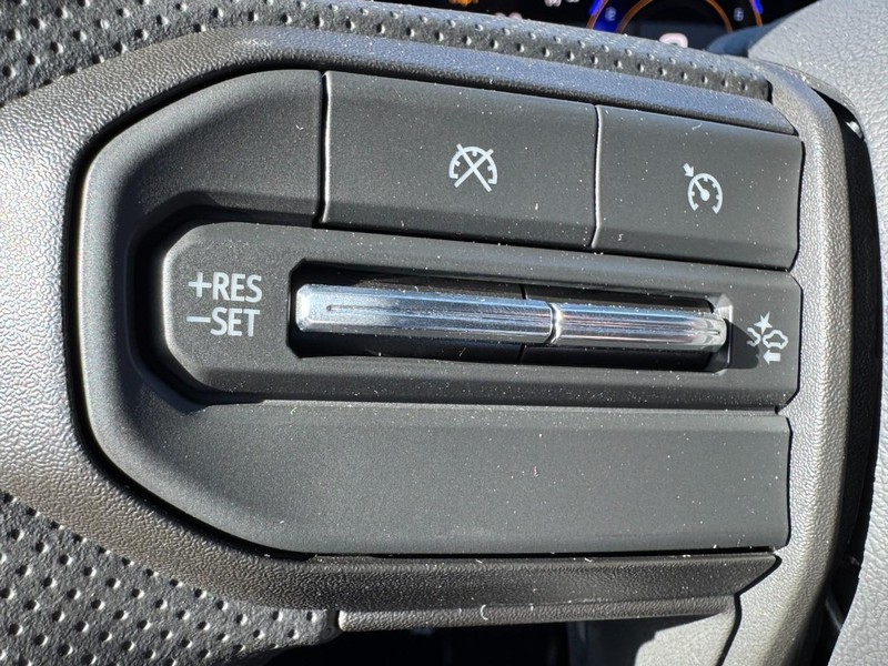 Chevrolet Colorado Vehicle Image 13