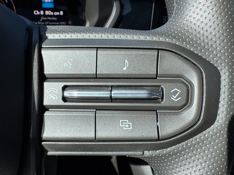 Chevrolet Colorado Vehicle Image 14