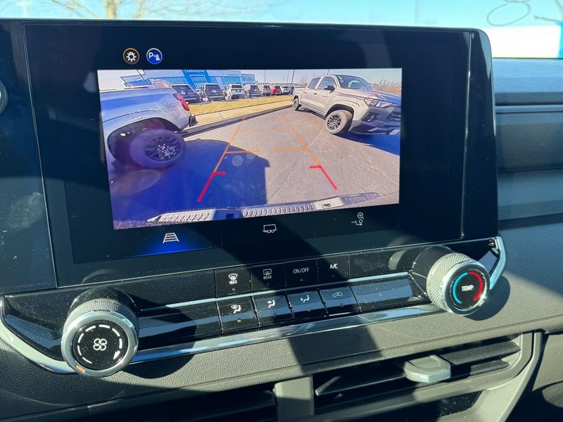 Chevrolet Colorado Vehicle Image 17