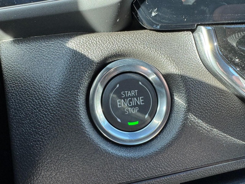 Chevrolet Colorado Vehicle Image 18