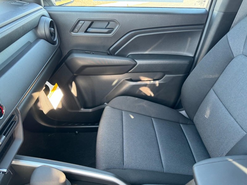 Chevrolet Colorado Vehicle Image 09