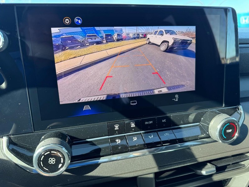 Chevrolet Colorado Vehicle Image 17