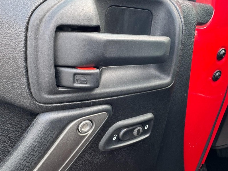 Jeep Wrangler Unlimited Vehicle Image 15