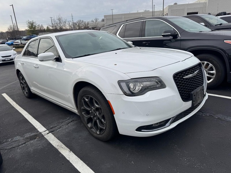 Chrysler 300 Vehicle Image 03