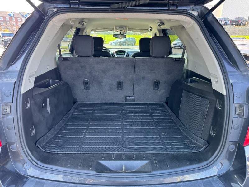 Chevrolet Equinox Vehicle Image 06