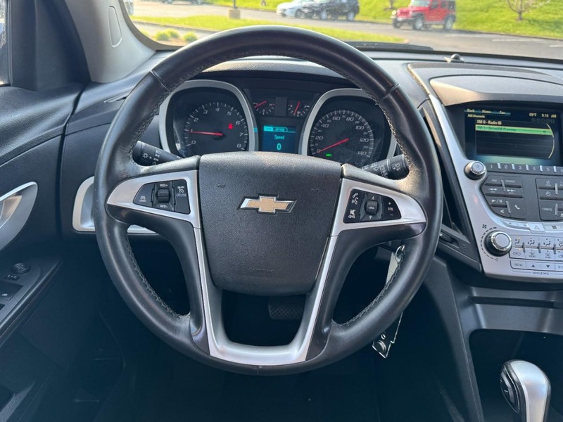 Chevrolet Equinox Vehicle Image 12