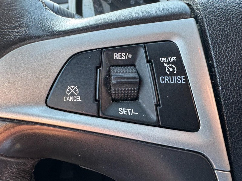 Chevrolet Equinox Vehicle Image 16