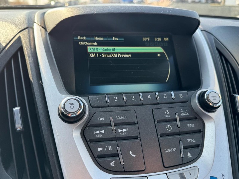 Chevrolet Equinox Vehicle Image 19