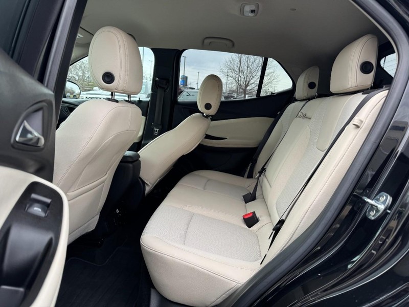Buick Encore GX Vehicle Full-screen Gallery Image 10