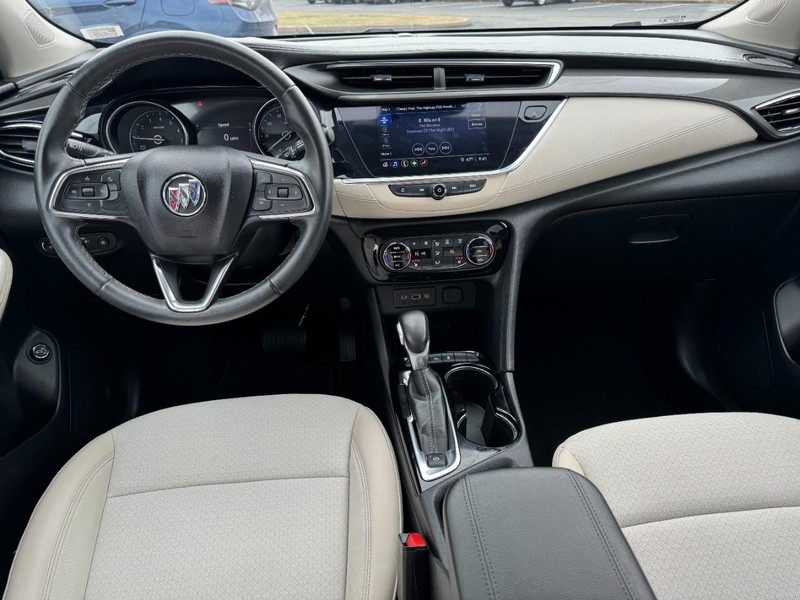 Buick Encore GX Vehicle Full-screen Gallery Image 11
