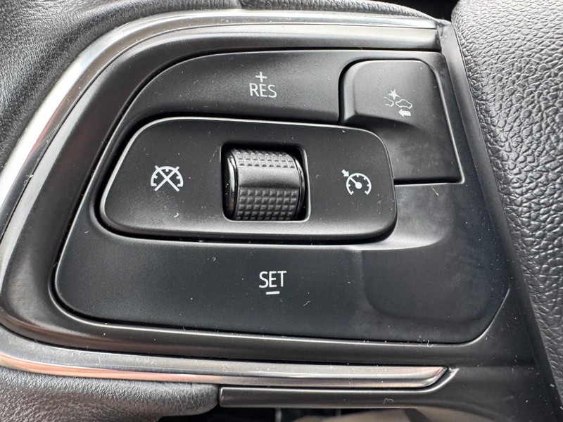 Buick Encore GX Vehicle Full-screen Gallery Image 16