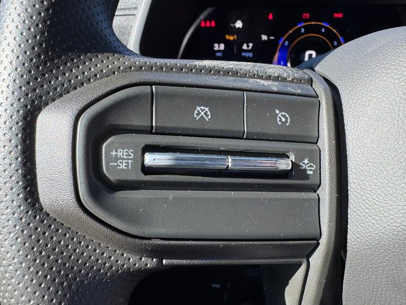 Chevrolet Colorado Vehicle Image 11