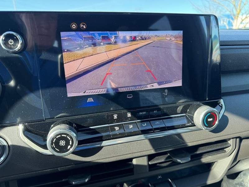 Chevrolet Colorado Vehicle Image 15