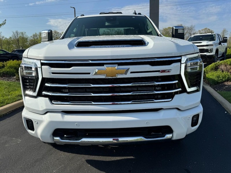Chevrolet Silverado 2500HD Vehicle Image 04