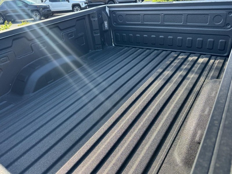 Chevrolet Silverado 2500HD Vehicle Image 09