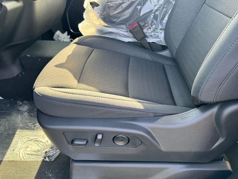 Chevrolet Silverado 2500HD Vehicle Image 11