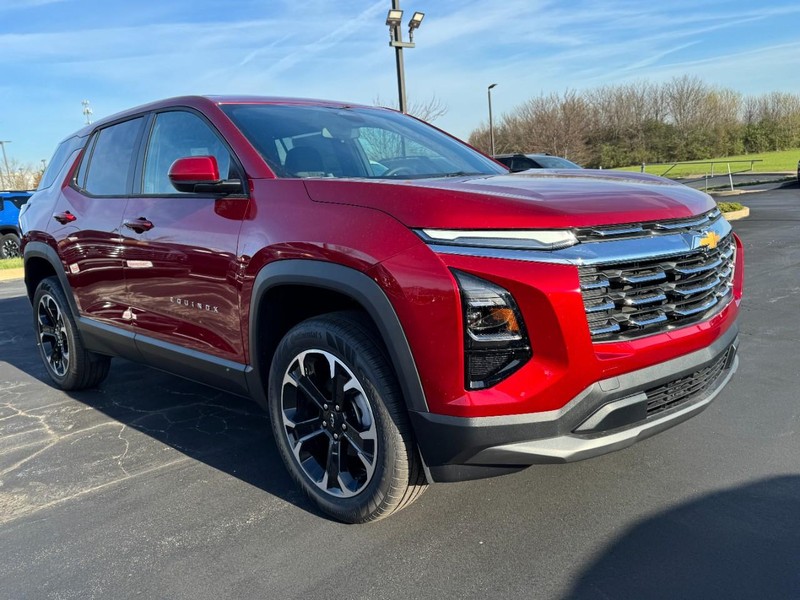 Chevrolet Equinox Vehicle Image 02