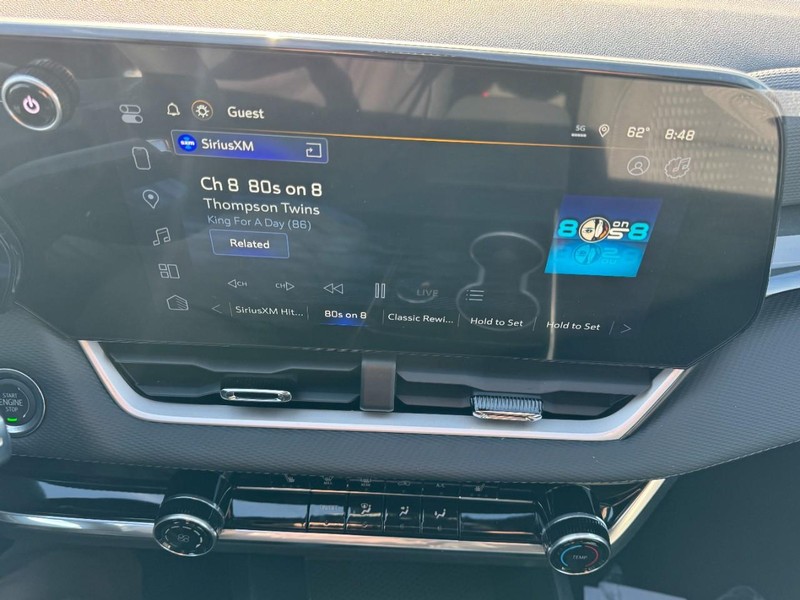 Chevrolet Equinox Vehicle Image 13