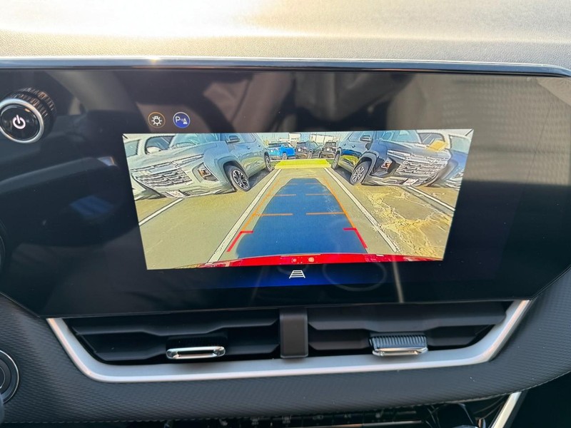 Chevrolet Equinox Vehicle Image 15