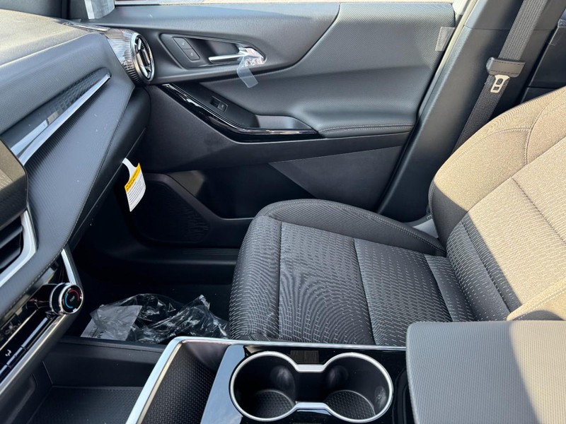 Chevrolet Equinox Vehicle Image 08