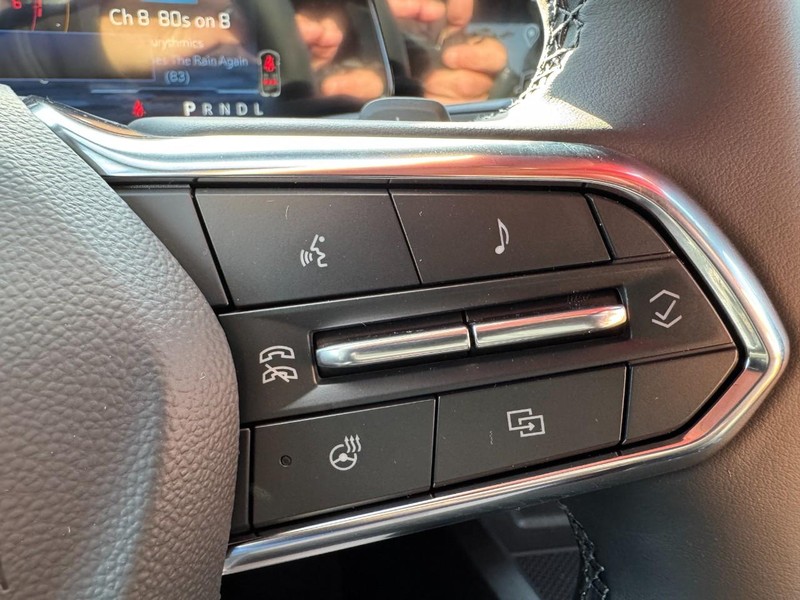 Chevrolet Equinox Vehicle Image 12