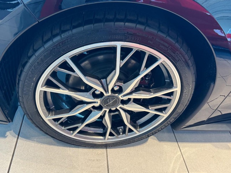 Chevrolet Corvette Vehicle Image 04