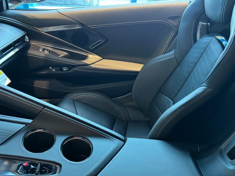 Chevrolet Corvette Vehicle Image 07