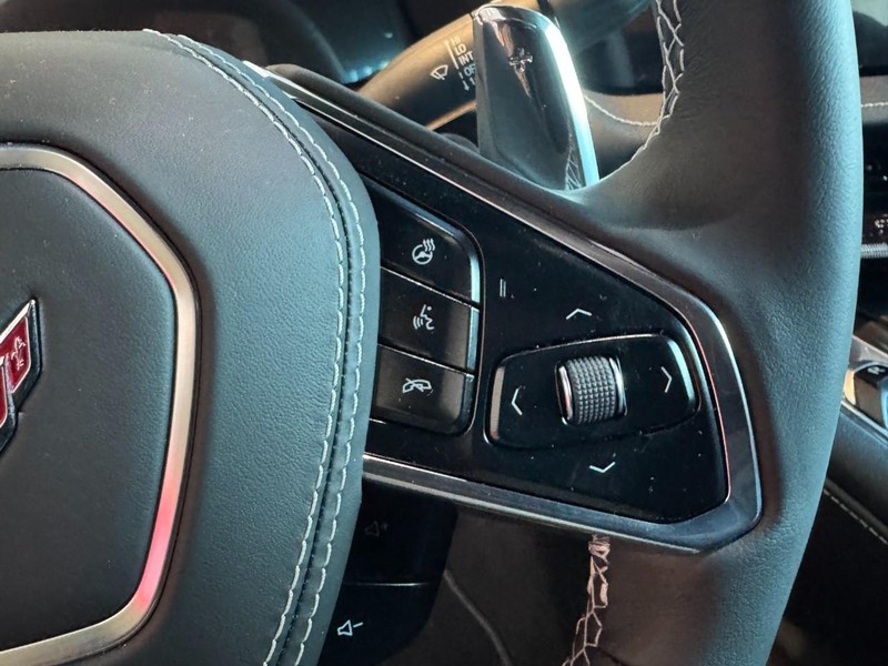 Chevrolet Corvette Vehicle Image 11