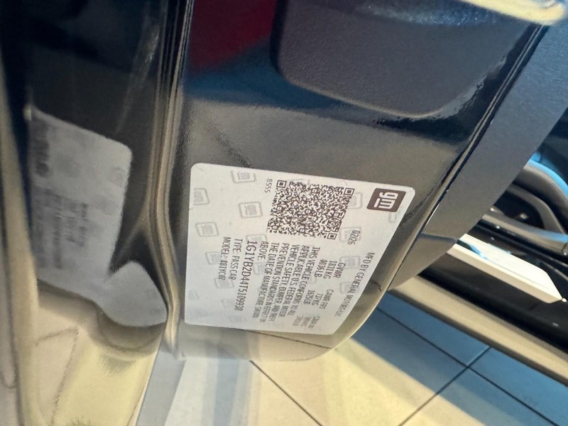 Chevrolet Corvette Vehicle Image 13