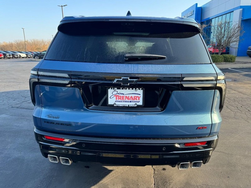 Chevrolet Traverse Vehicle Image 04