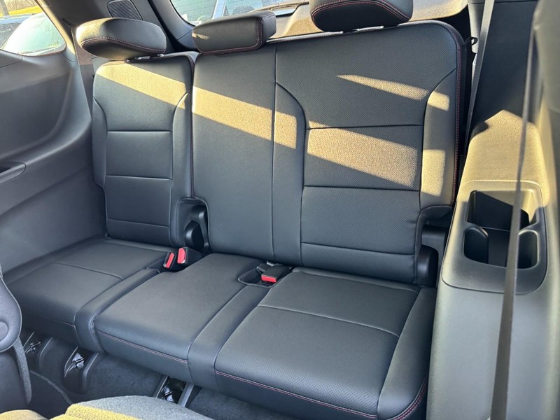 Chevrolet Traverse Vehicle Image 09