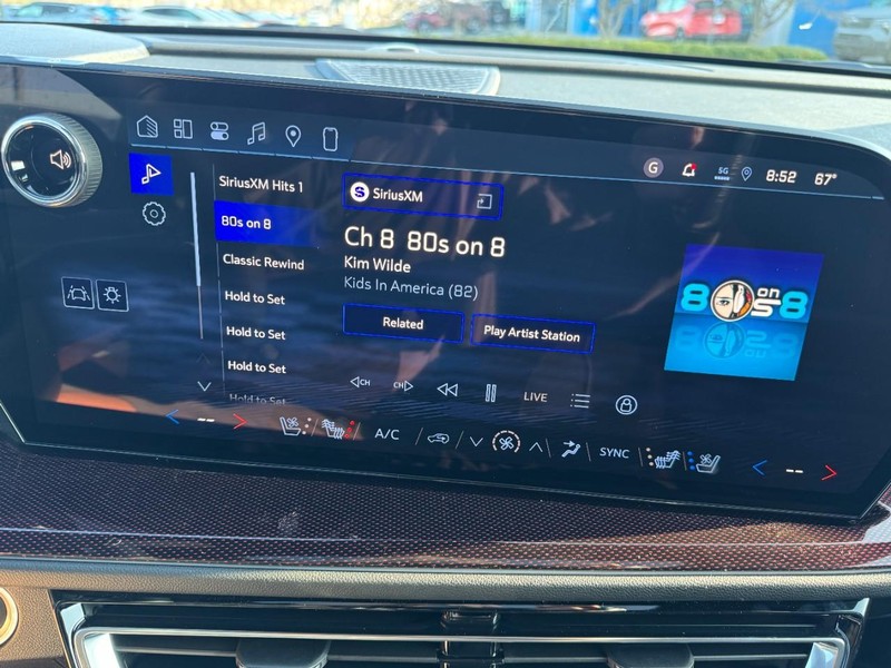 Chevrolet Traverse Vehicle Image 16