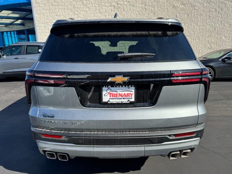 Chevrolet Traverse Vehicle Image 04