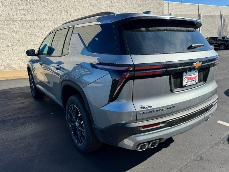 Chevrolet Traverse Vehicle Image 05