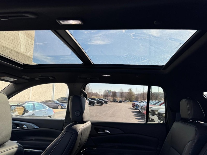 Chevrolet Traverse Vehicle Image 08