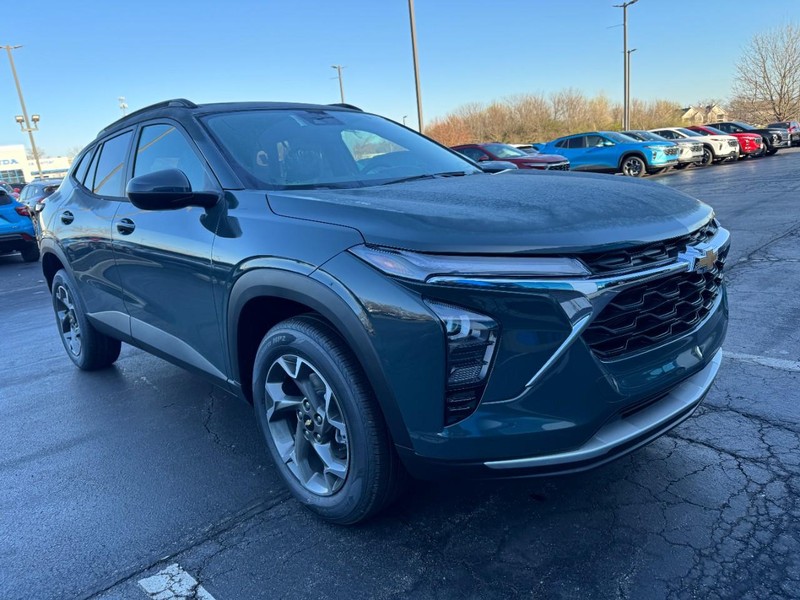 Chevrolet Trax Vehicle Image 02