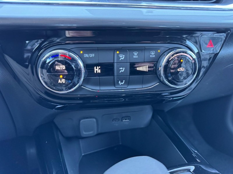 Chevrolet Trax Vehicle Image 12