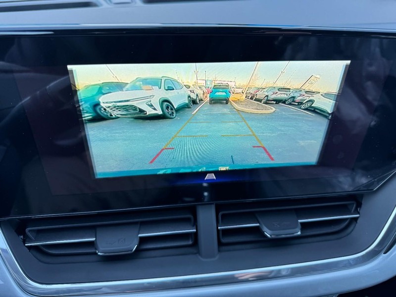 Chevrolet Trax Vehicle Image 14