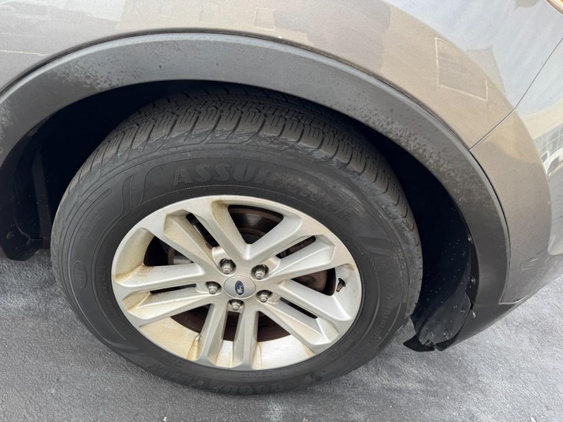 Ford Explorer Vehicle Image 05