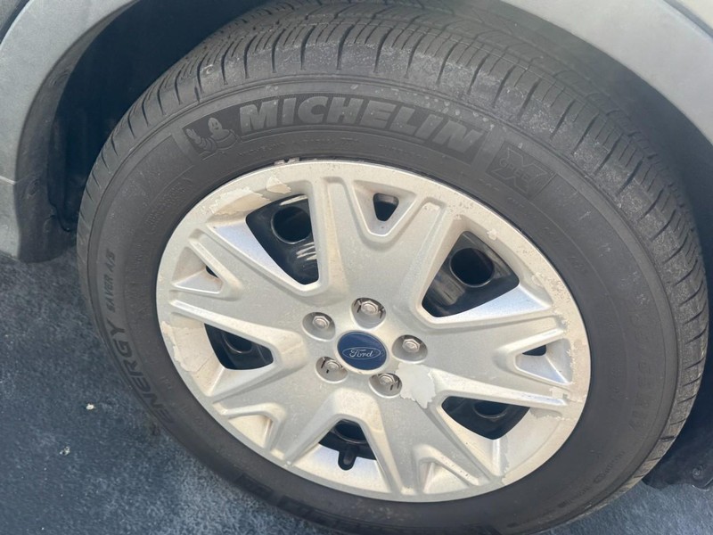 Ford Escape Vehicle Image 05