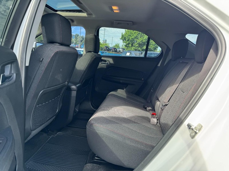 Chevrolet Equinox Vehicle Image 10