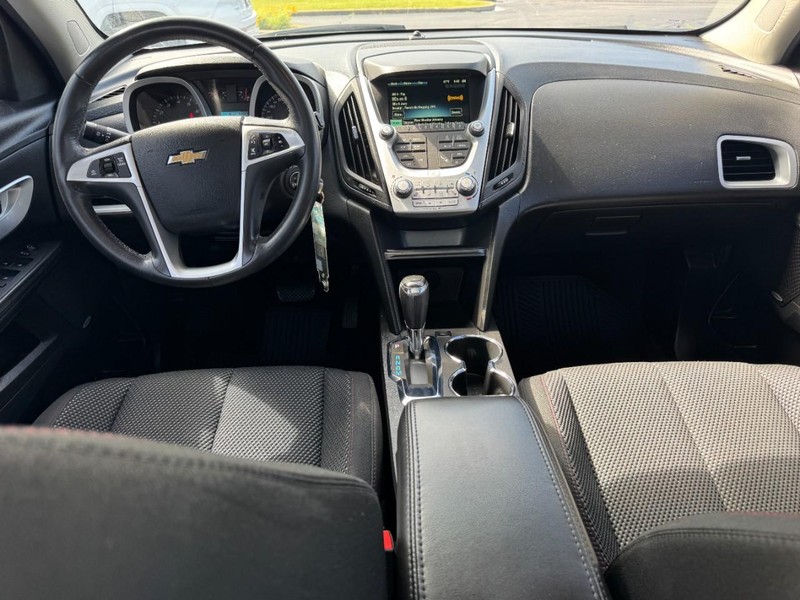Chevrolet Equinox Vehicle Image 12
